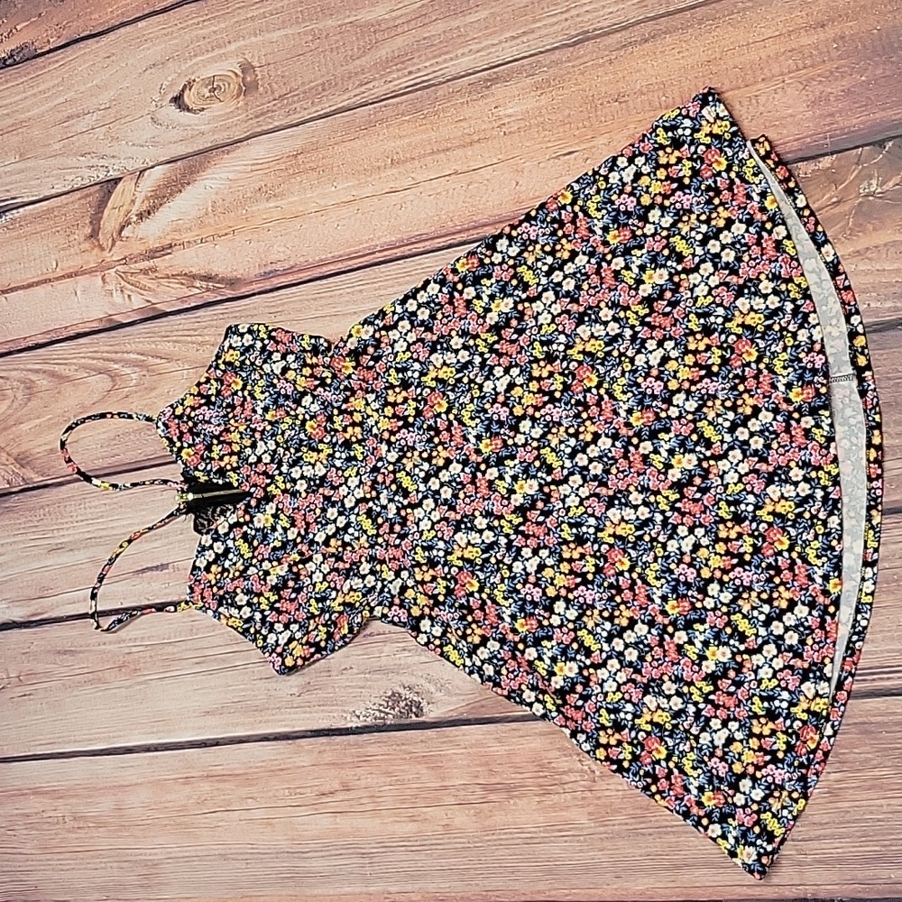 NWOT, Floral stretchy dress